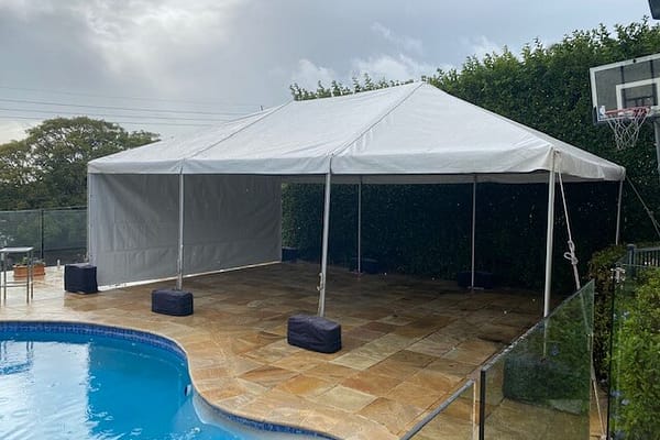 outdoor-white-marquee